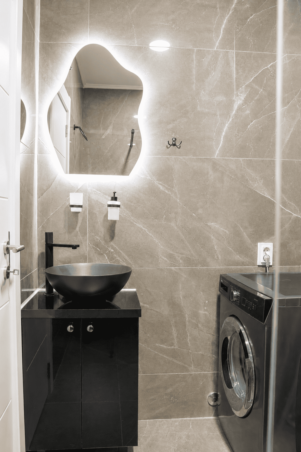 Signature Sea-View Suite — 9